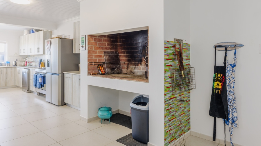 4 Bedroom Property for Sale in Oceanview Heights Western Cape